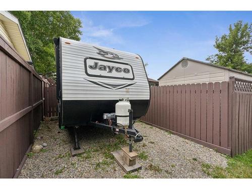 364 Silvergrove Place Nw, Calgary, AB - Outdoor