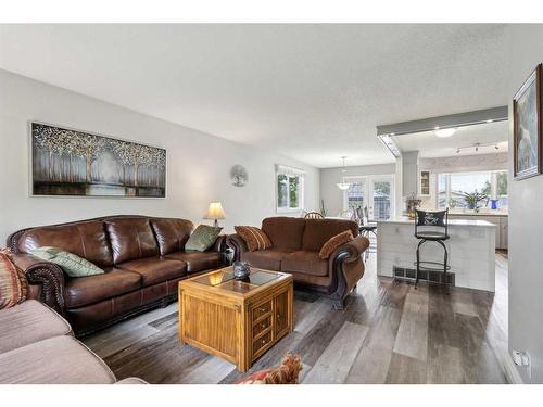 364 Silvergrove Place Nw, Calgary, AB - Indoor Photo Showing Living Room