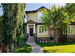 637 54 Avenue SW Calgary, AB T2V 0C9