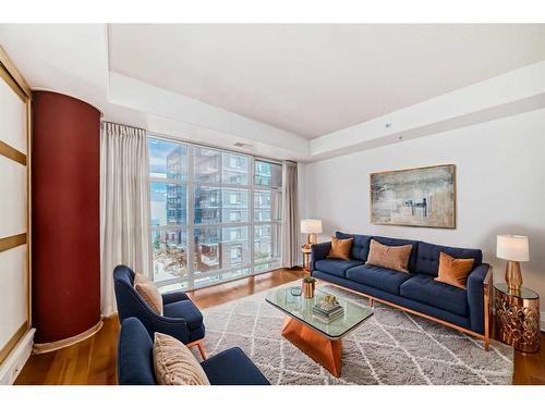 401-205 Riverfront Avenue Sw, Calgary, AB - Indoor Photo Showing Living Room