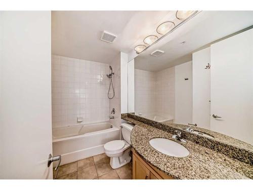 401-205 Riverfront Avenue Sw, Calgary, AB - Indoor Photo Showing Bathroom