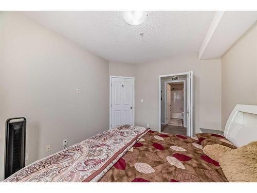 1215-333 Taravista Drive Ne, Calgary, AB - Indoor Photo Showing Bedroom