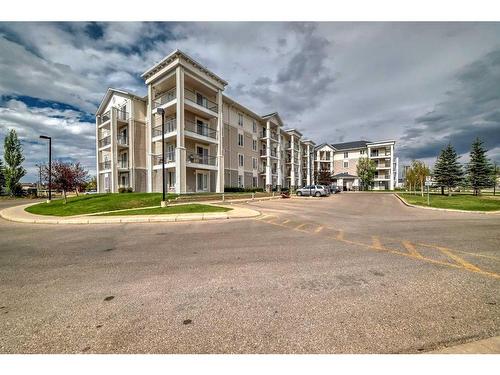 1215-333 Taravista Drive Ne, Calgary, AB - Outdoor