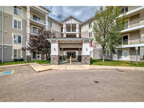 1215-333 Taravista Drive Ne, Calgary, AB - Outdoor With Facade