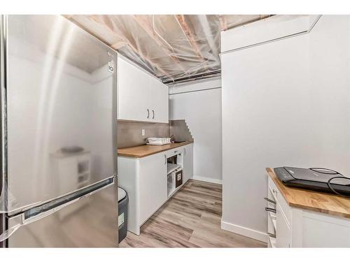 108 High Ridge Place Nw, High River, AB - Indoor Photo Showing Kitchen