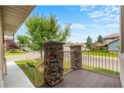 105 Coral Shores Bay Ne, Calgary, AB - Outdoor