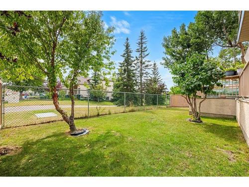 105 Coral Shores Bay Ne, Calgary, AB - Outdoor