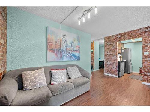 2305-221 6 Avenue Se, Calgary, AB - Indoor Photo Showing Living Room