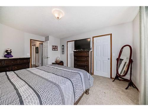 932 Heritage Estates Drive, Acme, AB - Indoor Photo Showing Bedroom