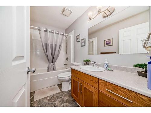 932 Heritage Estates Drive, Acme, AB - Indoor Photo Showing Bathroom