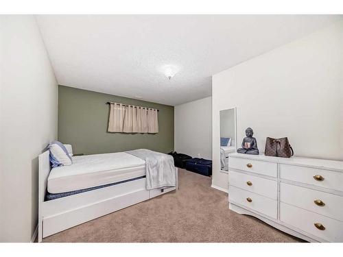 932 Heritage Estates Drive, Acme, AB - Indoor Photo Showing Bedroom