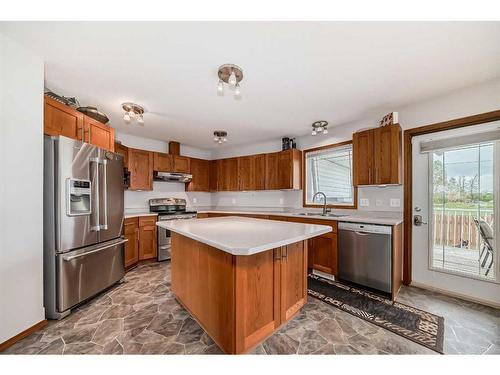 932 Heritage Estates Drive, Acme, AB - Indoor Photo Showing Kitchen With Stainless Steel Kitchen With Double Sink