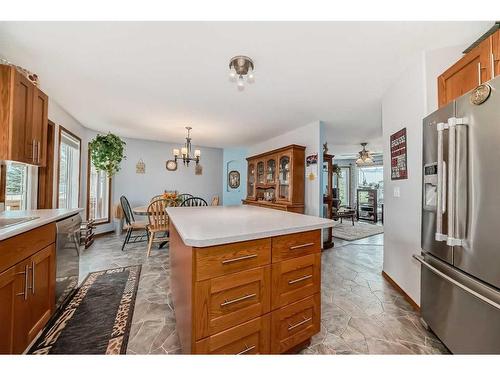 932 Heritage Estates Drive, Acme, AB - Indoor Photo Showing Kitchen