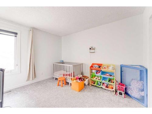 2408 56 Street Ne, Calgary, AB - Indoor