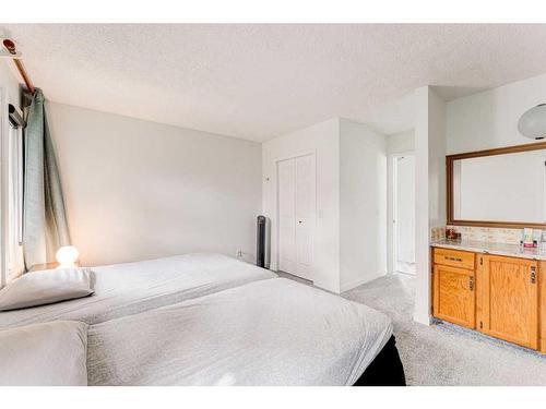 2408 56 Street Ne, Calgary, AB - Indoor Photo Showing Bedroom