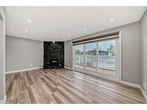 51 Doverville Way Se, Calgary, AB - Indoor