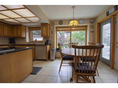 319 Edenwold Drive Nw, Calgary, AB - Indoor Photo Showing Dining Room