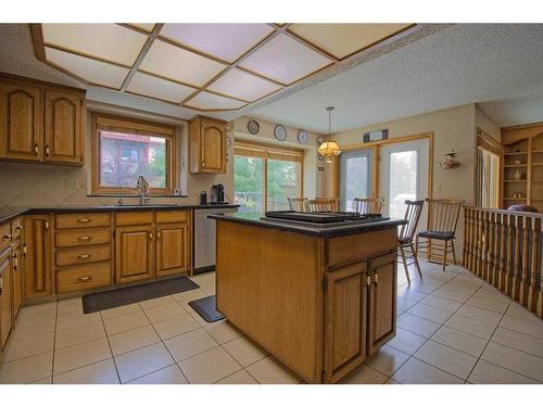 319 Edenwold Drive Nw, Calgary, AB - Indoor Photo Showing Kitchen