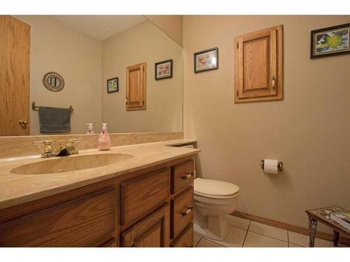 319 Edenwold Drive Nw, Calgary, AB - Indoor Photo Showing Bathroom