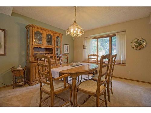 319 Edenwold Drive Nw, Calgary, AB - Indoor Photo Showing Dining Room