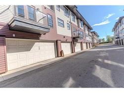 175 Aspen Hills Villas  Calgary, AB T3H 0H8