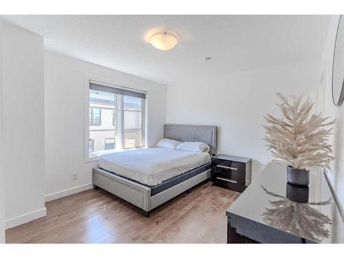 175 Aspen Hills Villas, Calgary, AB - Indoor Photo Showing Bedroom