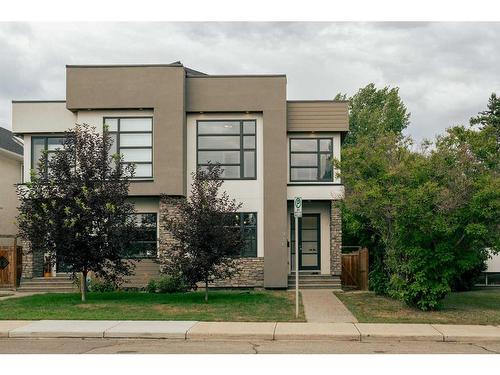 916 22 Avenue Nw, Calgary, AB - Outdoor With Facade