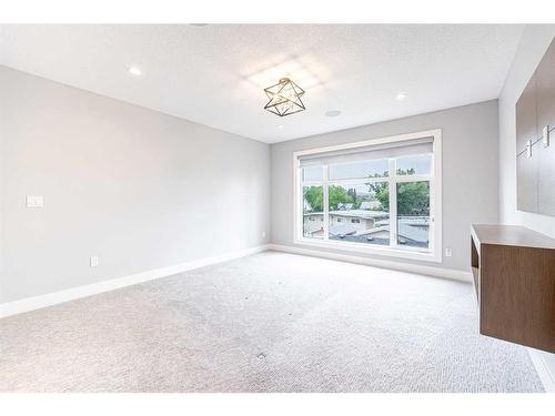 916 22 Avenue Nw, Calgary, AB - Indoor