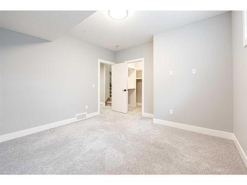 916 22 Avenue Nw, Calgary, AB - Indoor Photo Showing Other Room