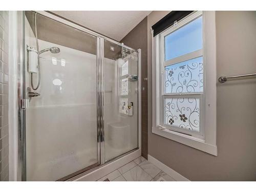 14680 1 Street Ne, Calgary, AB - Indoor Photo Showing Bathroom