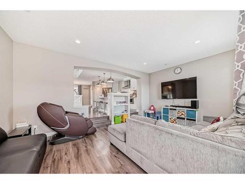 14680 1 Street Ne, Calgary, AB - Indoor Photo Showing Living Room