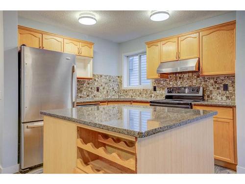 20 Covington Court Ne, Calgary, AB - Indoor Photo Showing Kitchen