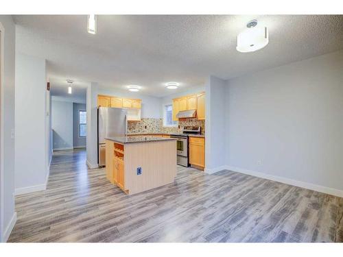 20 Covington Court Ne, Calgary, AB - Indoor Photo Showing Kitchen