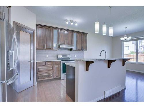 446 Sherwood Place Nw, Calgary, AB - Indoor Photo Showing Kitchen With Stainless Steel Kitchen With Upgraded Kitchen