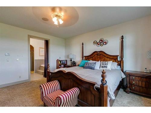 119 Wentworth Hill Sw, Calgary, AB - Indoor Photo Showing Bedroom