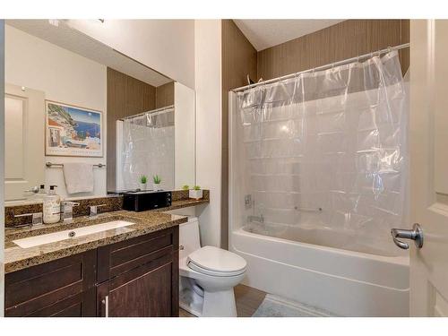 119 Wentworth Hill Sw, Calgary, AB - Indoor Photo Showing Bathroom