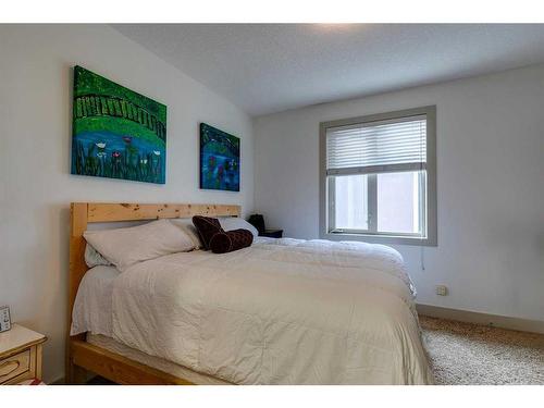 119 Wentworth Hill Sw, Calgary, AB - Indoor Photo Showing Bedroom