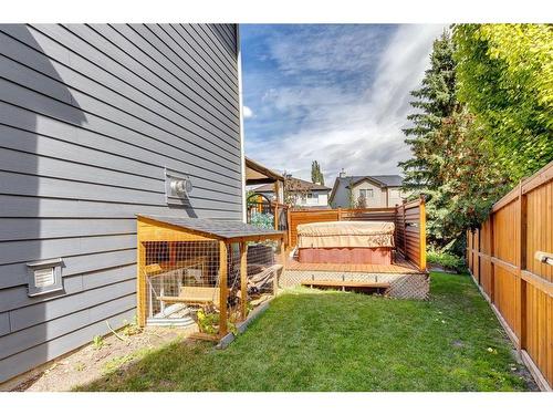 18 Chapman Heath Se, Calgary, AB - Outdoor With Exterior