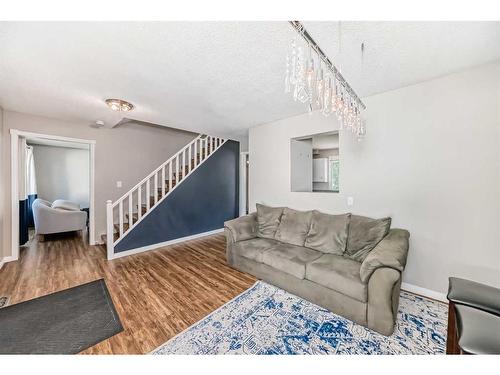 6428 Silver Springs Way Nw, Calgary, AB - Indoor Photo Showing Living Room