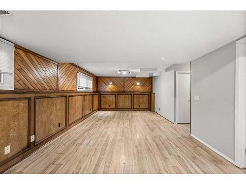 205-200 Southridge Place, Didsbury, AB -  Photo Showing Other Room