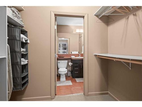 708-1410 1 Street Se, Calgary, AB - Indoor Photo Showing Bathroom