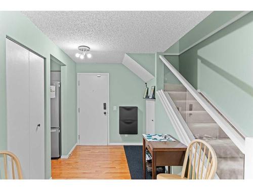 308-2218 30 Street Sw, Calgary, AB - Indoor Photo Showing Other Room