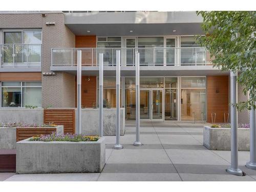 1303-1234 5 Avenue Nw, Calgary, AB - Outdoor With Balcony With Facade