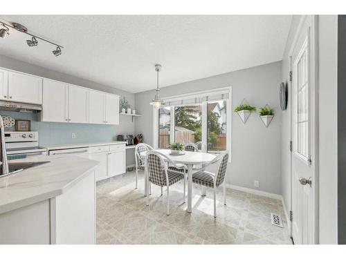 70 Mt Brewster Circle Se, Calgary, AB - Indoor