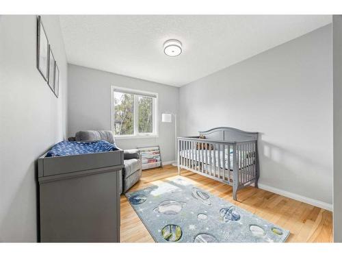 70 Mt Brewster Circle Se, Calgary, AB - Indoor Photo Showing Bedroom