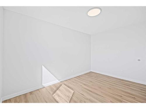 4415 Marlborough Drive Ne, Calgary, AB - Indoor Photo Showing Other Room