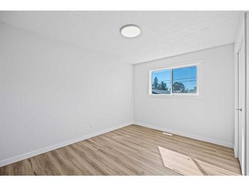 4415 Marlborough Drive Ne, Calgary, AB - Indoor Photo Showing Other Room