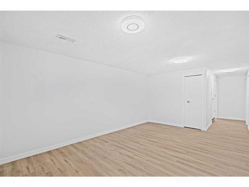 4415 Marlborough Drive Ne, Calgary, AB - Indoor Photo Showing Other Room