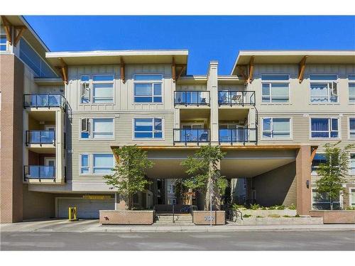 201-707 4 Street Ne, Calgary, AB - Outdoor With Facade