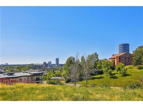 201-707 4 Street Ne, Calgary, AB - Outdoor With View